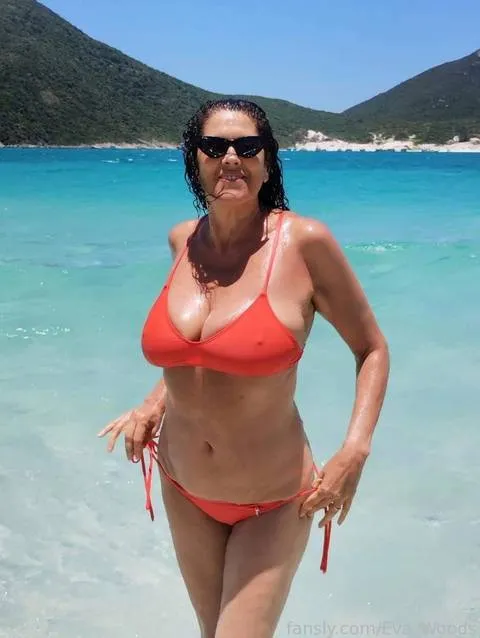 @Eva_Woods