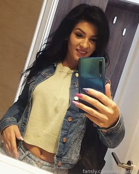 @evelinarose
