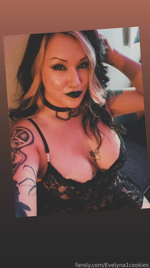 @Evelyna1cookies