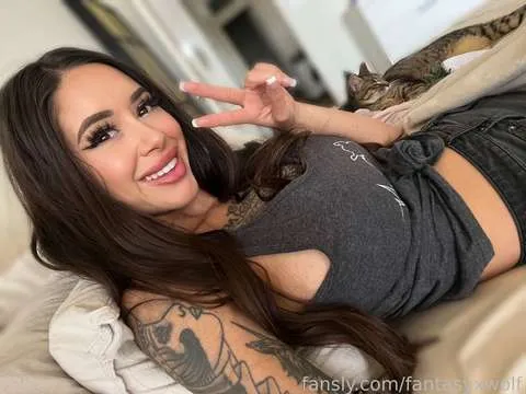 @fantasyxwolf