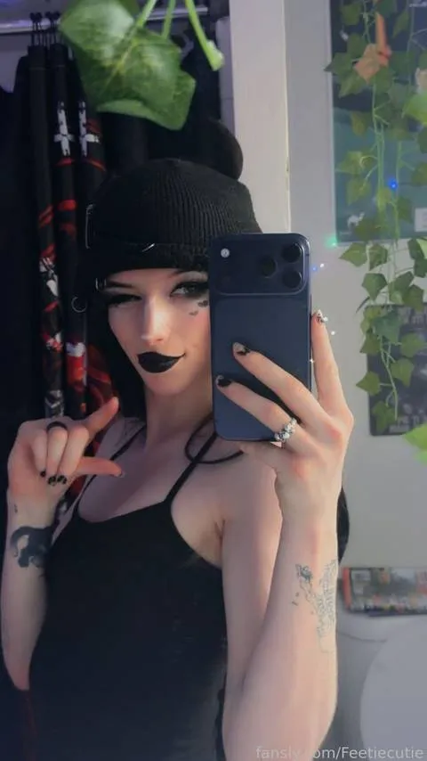 @Feetiecutie