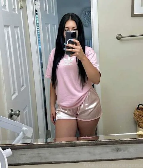 @feetsiegams