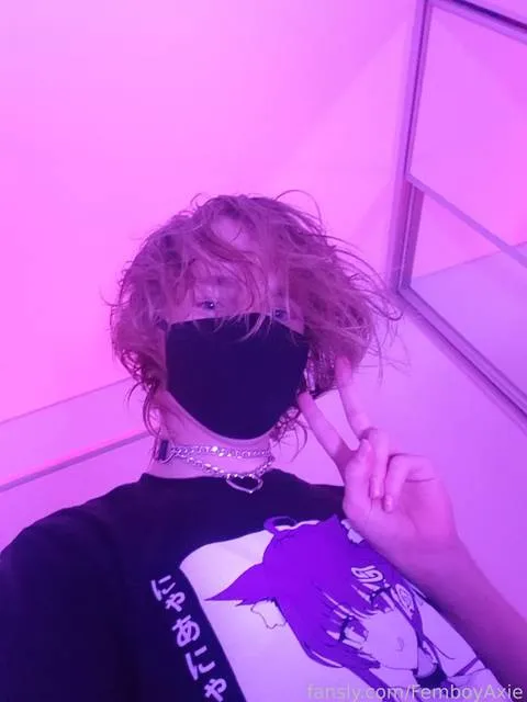 @FemboyAxie