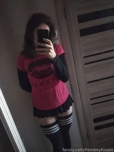 @FemboyKisses