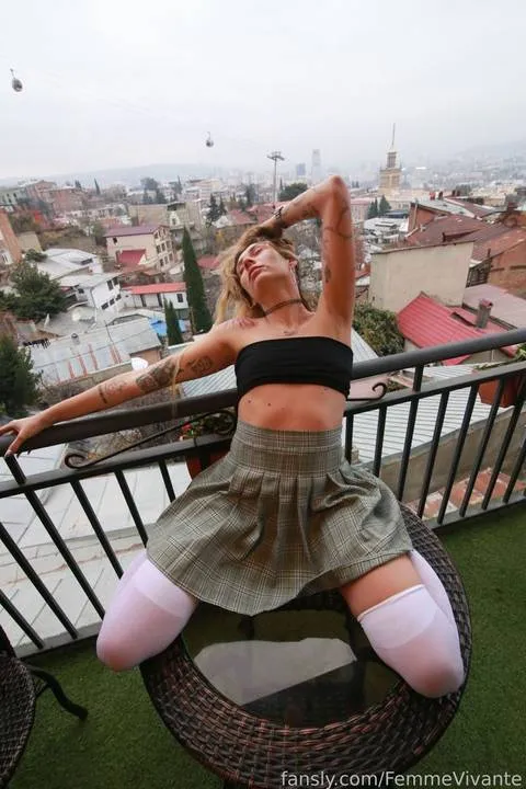 @FemmeVivante