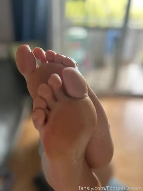 @FootjobDream