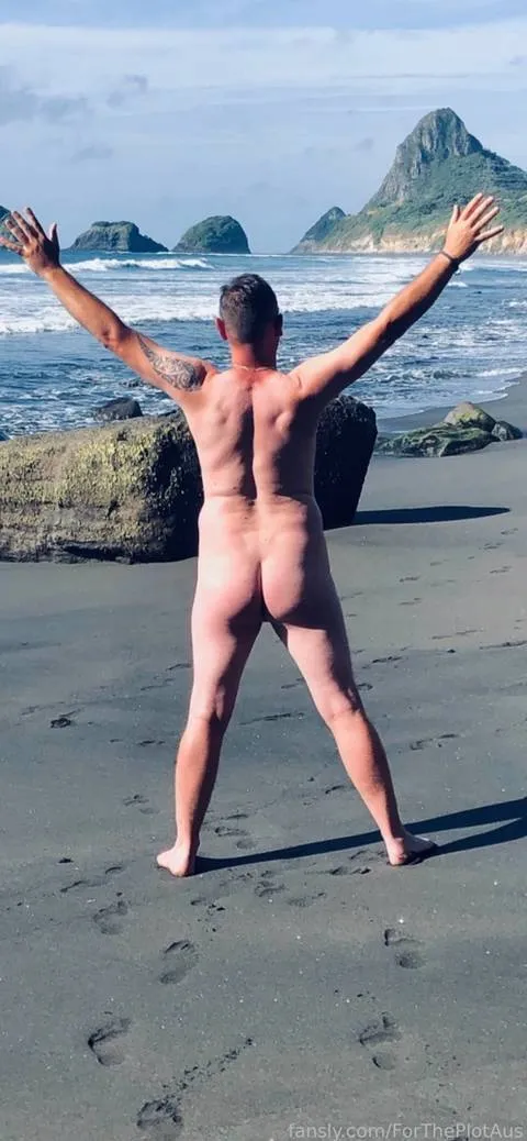 @ForThePlotAus
