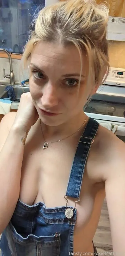 @FoxieMathews