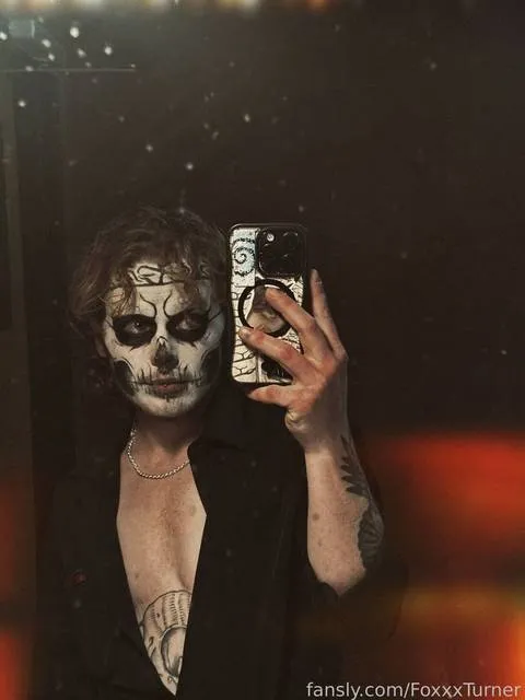 @FoxxxTurner