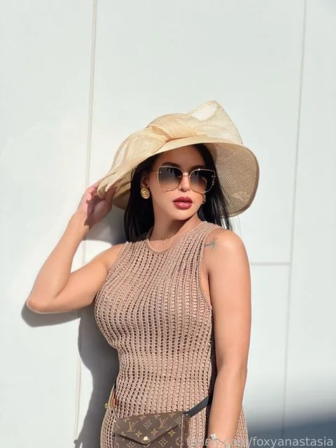 @foxyanastasia