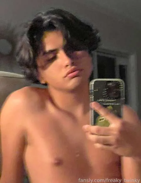 @freaky_twinky