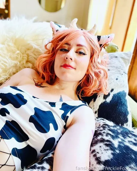 @FreckleFoxFae