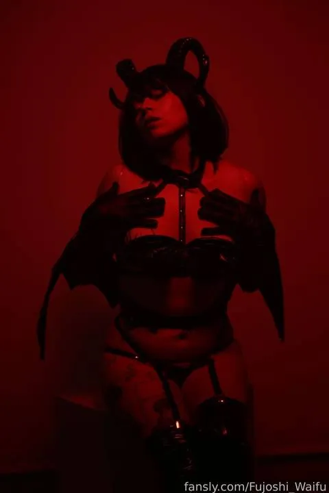 @Fujoshi_Waifu