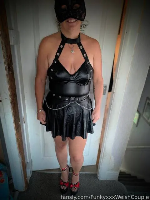 @FunkyxxxWelshCouple