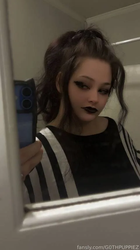 @G0THPUPPIEZ