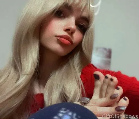 @GiftOfShadows