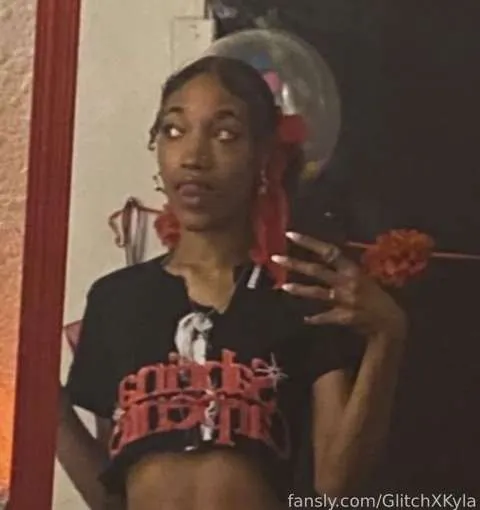 @GlitchXKyla