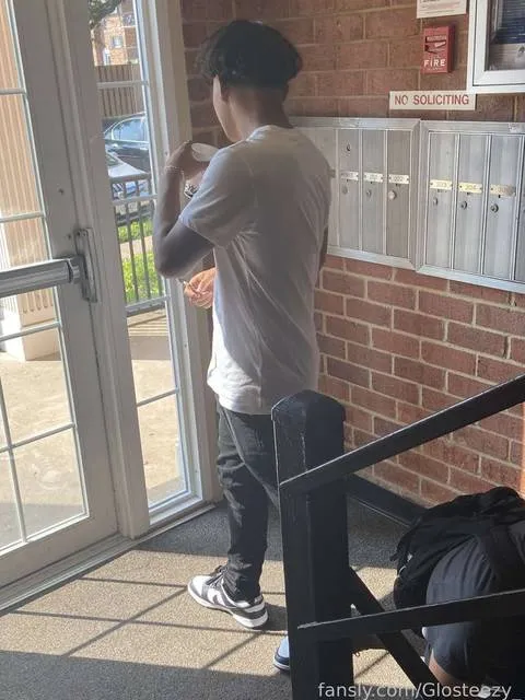 @Glosteezy_