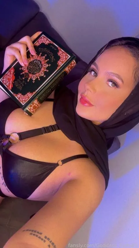 @Goddess_Kamala