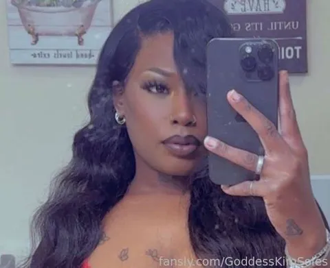 @GoddessKimSoles