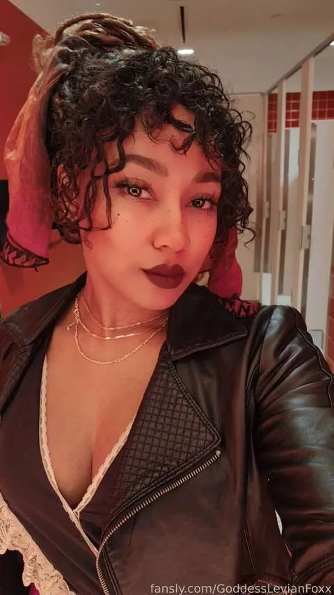 @GoddessLevianFoxx