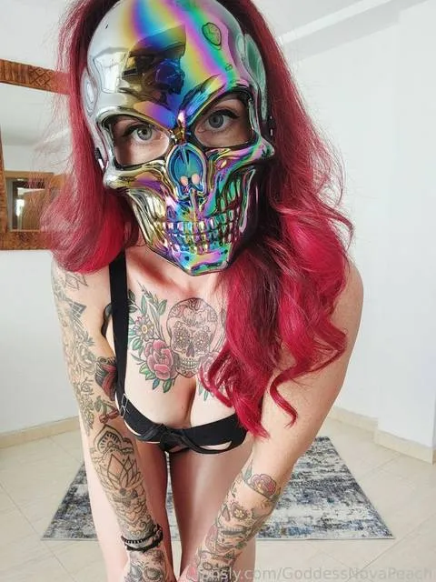 @GoddessNovaPeach