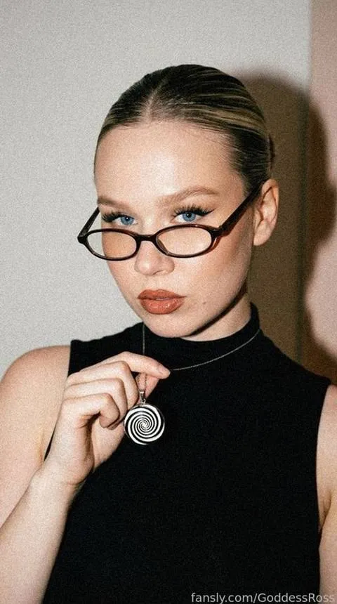 @GoddessRoss