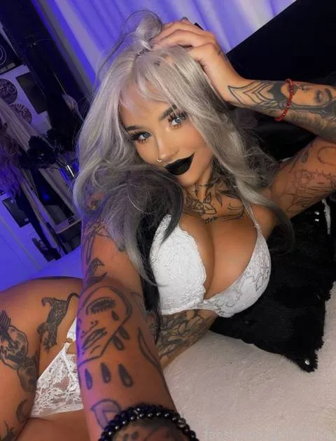 @gothemilia