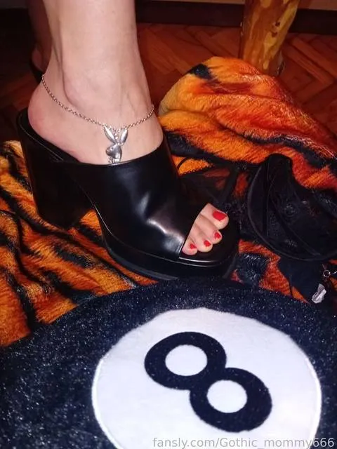 @Gothic_mommy666