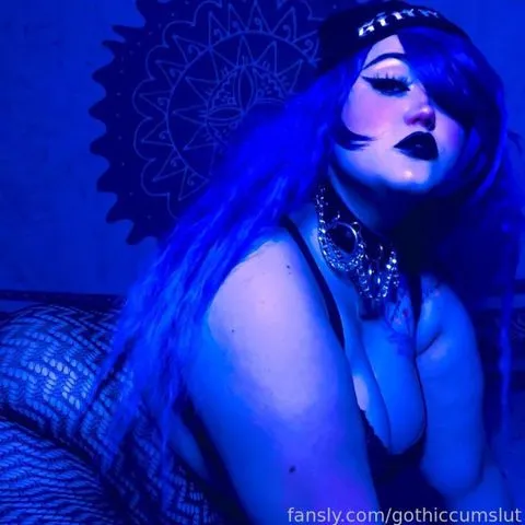 @gothiccumslut