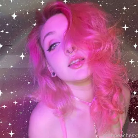 @gothpeachesx
