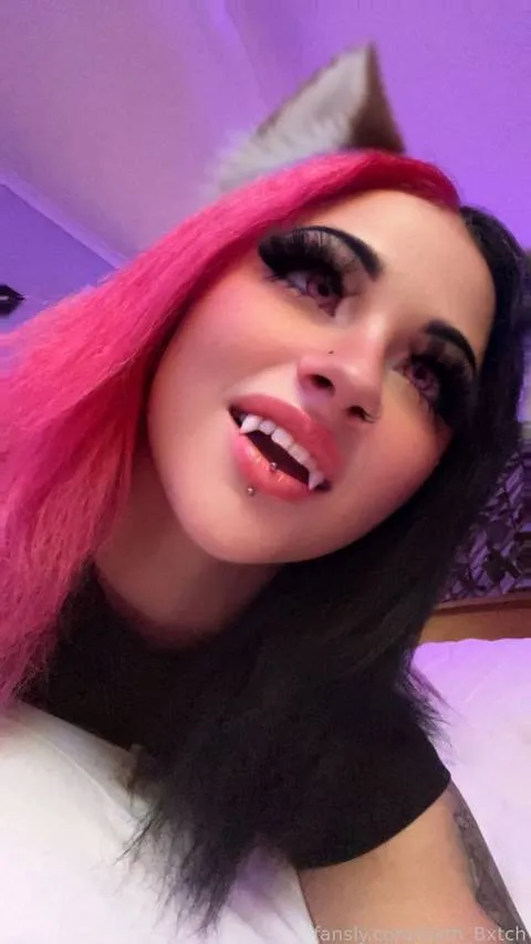 @Gxth_Bxtch