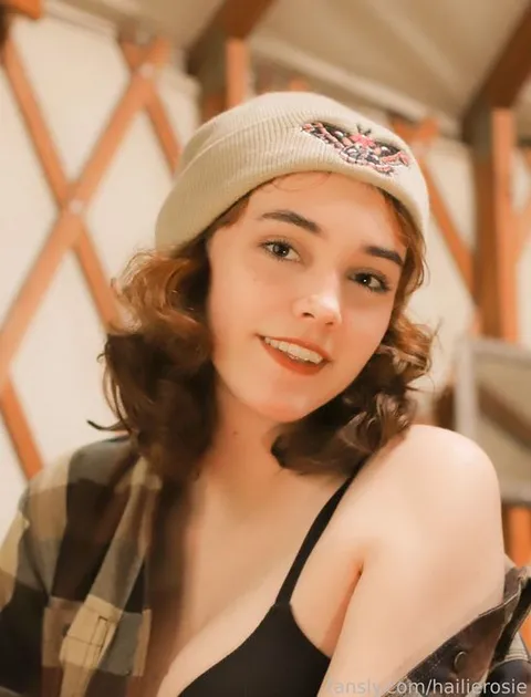 @hailierosie