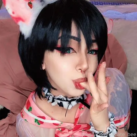 @hecate_bee