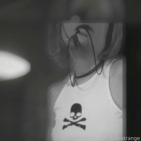 @hellastrange