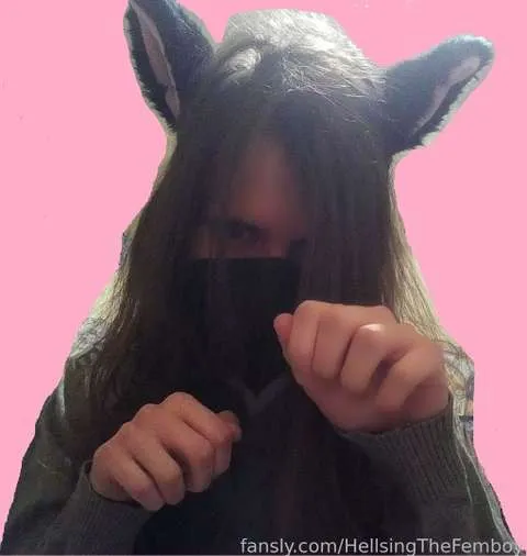 @HellsingTheFemboy