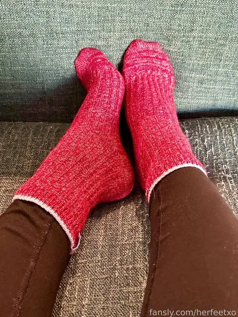 @herfeetxo