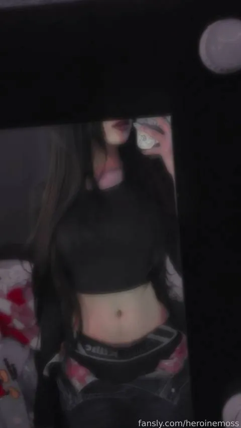 @heroinemoss