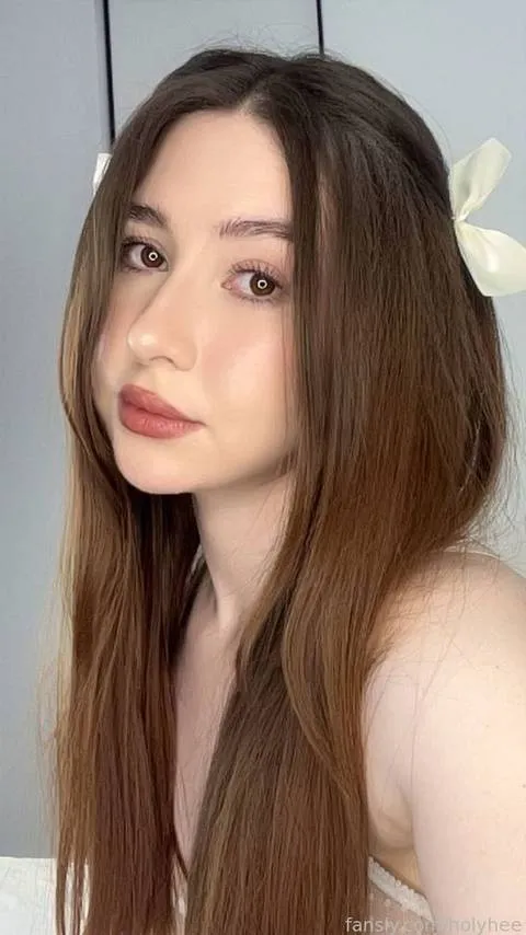 @holyhee