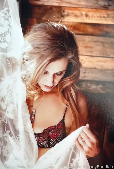 @HoneyBandida