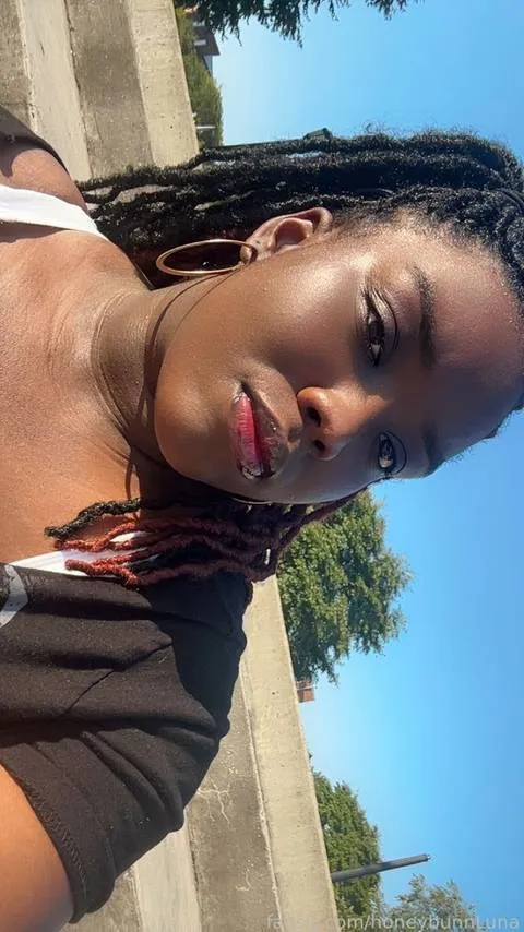 @honeybunnLuna