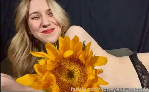 @honeyedsunflower