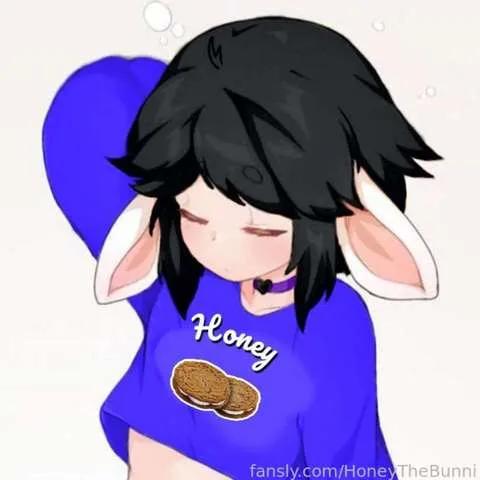 @HoneyTheBunni