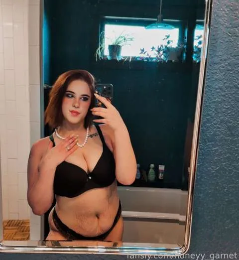 @honeyy_garnet