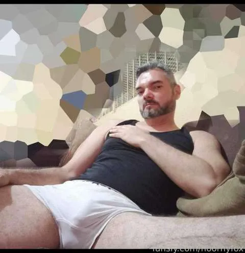 @hoornyfox