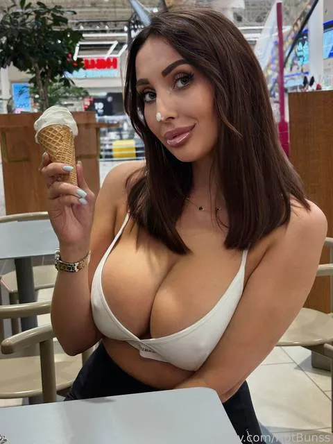@HotBunss