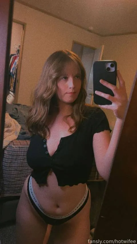 @hotwifee