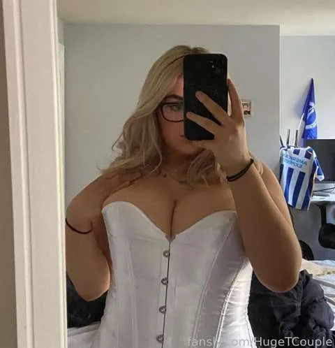 @HugeTCouple