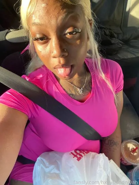@hxllyhoodniyah