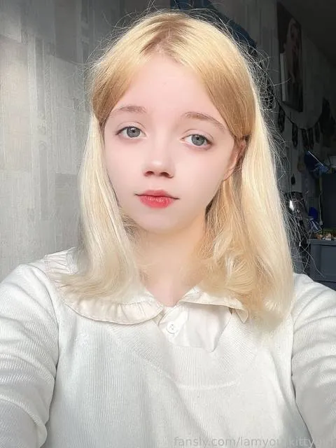 @iamyourkittygirl
